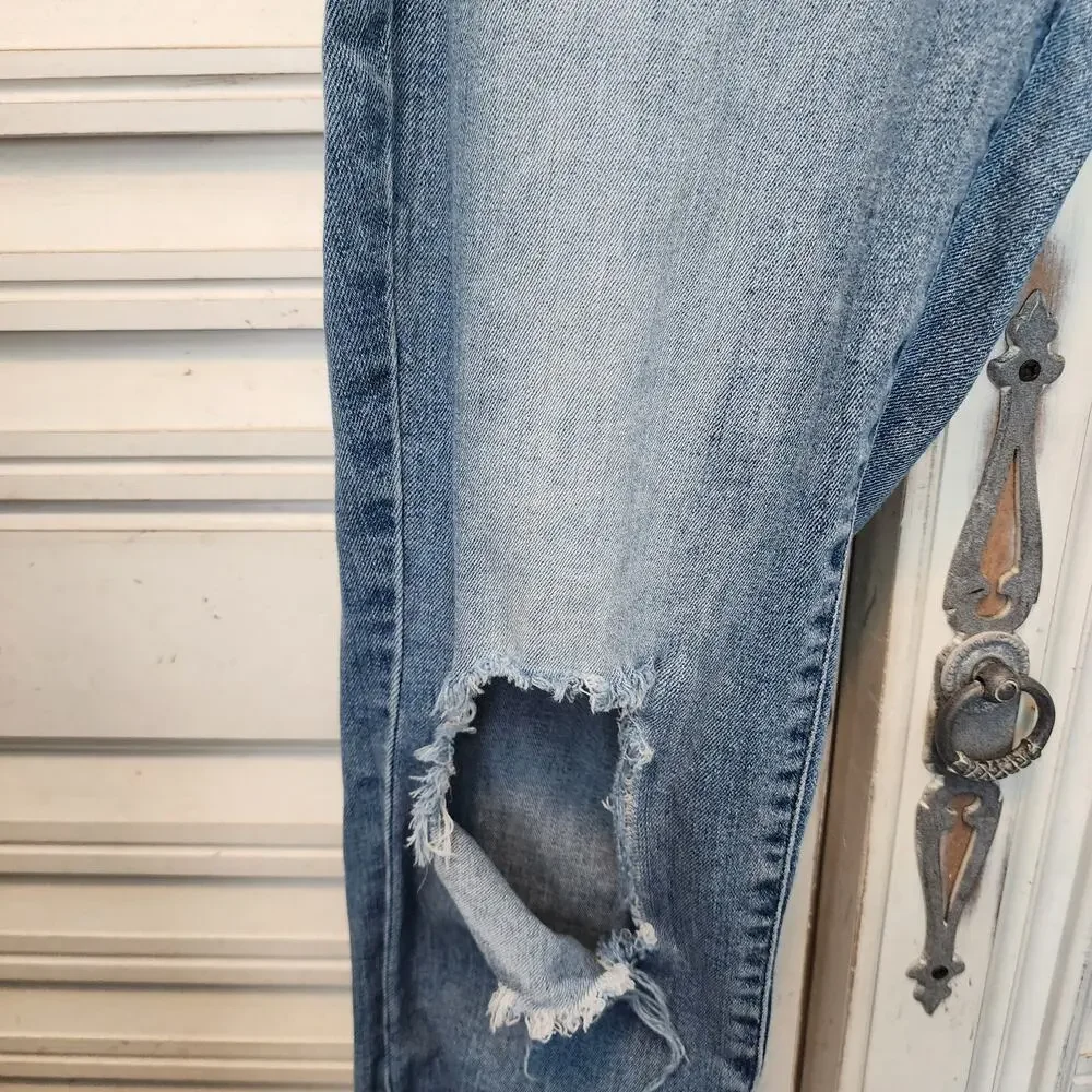 Lucky Brand Lolita Super Skinny Light Wash 6/28 Distressed Raw hem crop